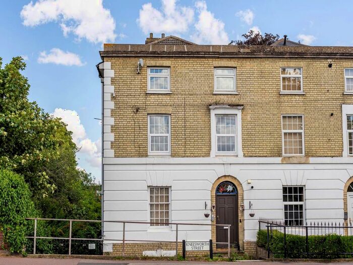 2 Bedroom Flat To Rent In Kneesworth Street, Royston, SG8