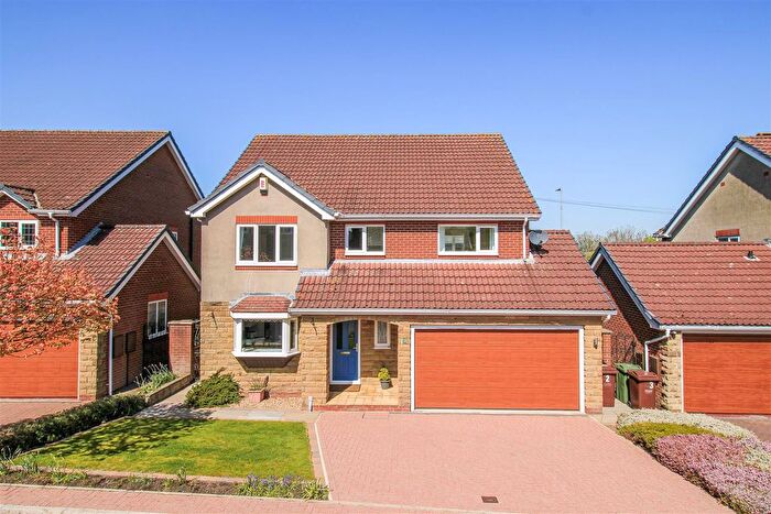 4 Bedroom Detached House For Sale In Crossfield Court, Overton, Wakefield, WF4
