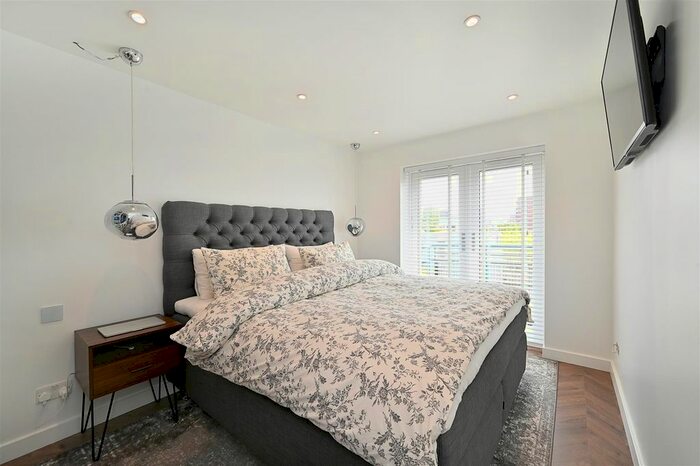 2 Bedroom Flat To Rent In Drake Hall, Britannia Village, E16