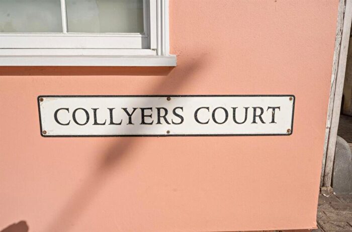 2 Bedroom Flat For Sale In East Street, Colchester, CO1