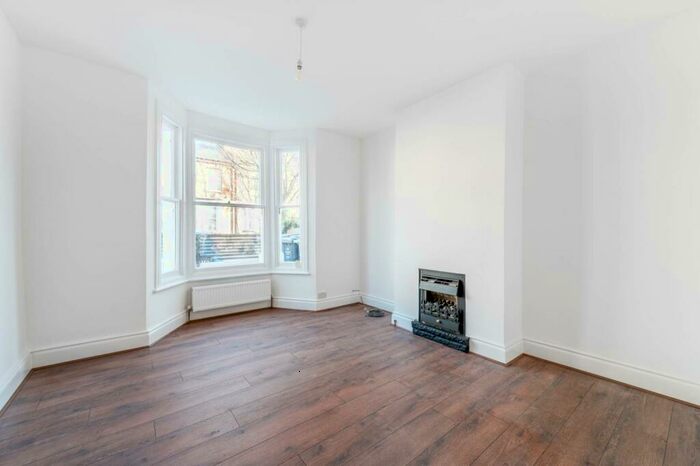 1 Bedroom Flat To Rent In Denzil Road, Willesden, London, NW10