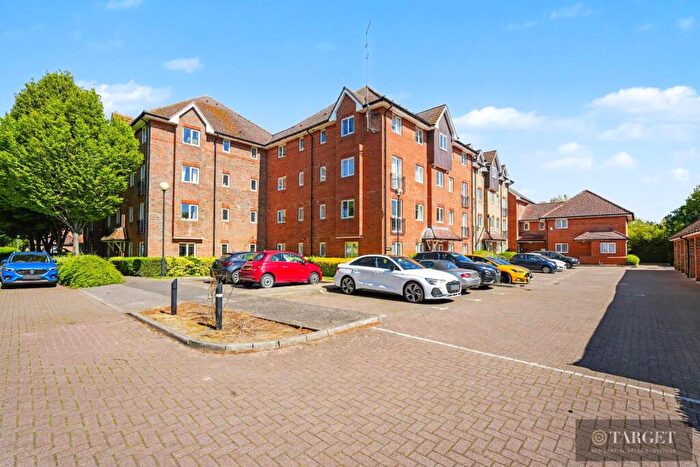 2 Bedroom Flat For Sale In Willow View, Crane Mead, Ware, SG12