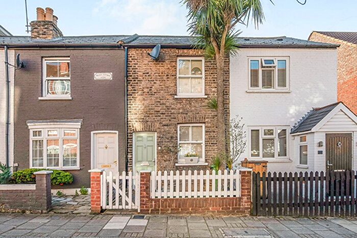 2 Bedroom Terraced House For Sale In Derby Road, East Sheen, SW14