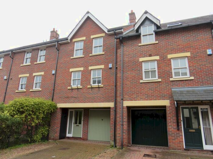 4 Bedroom Town House To Rent In Lovelstaithe, Norwich, NR1