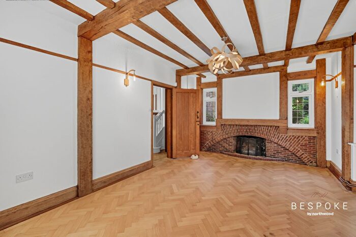 4 Bedroom Detached House For Sale In Roxwell Road, Chelmsford, CM1