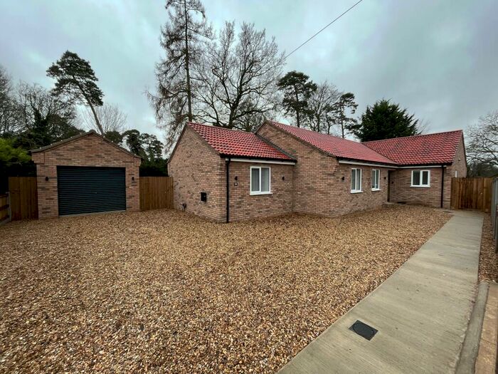 4 Bedroom Detached Bungalow To Rent In Woodlands, Lakenheath, Brandon, IP27