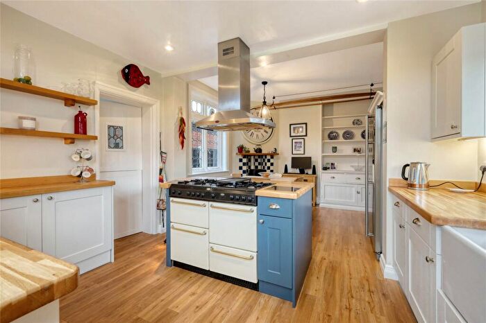 6 Bedroom Detached House For Sale In Parkanaur Avenue, Thorpe Bay, Essex, SS1