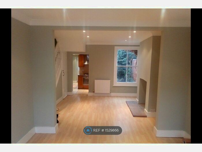 3 Bedroom Semi-Detached House To Rent In St Philips Road, Newmarket, CB8