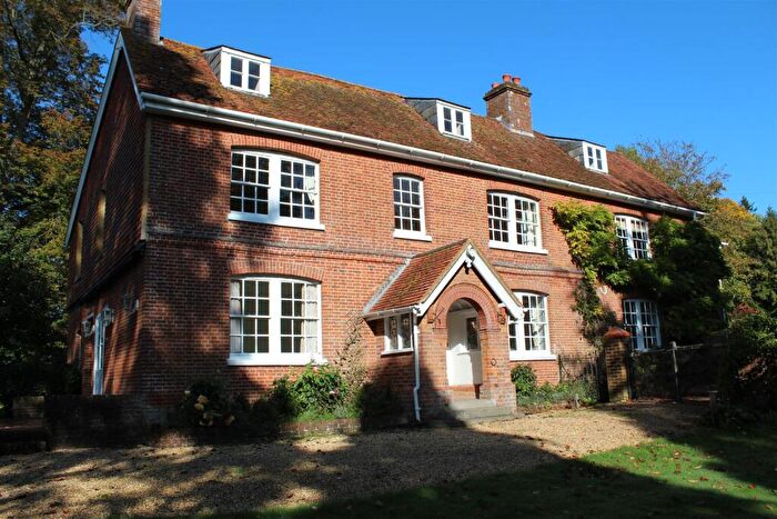 6 Bedroom Detached House To Rent In Mill House, Greatbridge Road, SO51