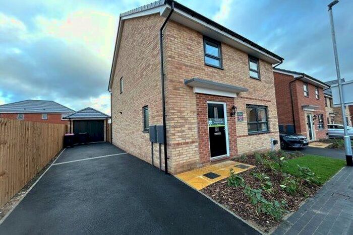 4 Bedroom Property To Rent In Rotherfields, Rotherham, S60