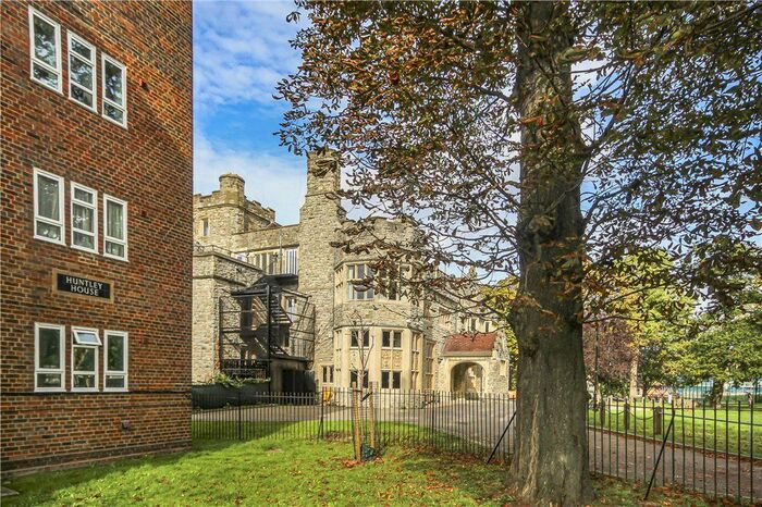 3 Bedroom Flat To Rent In Kingswood Estate, London, SE21