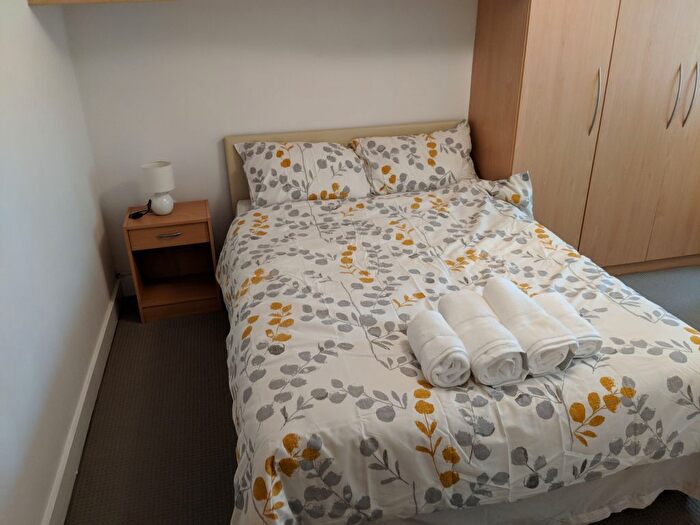 2 Bedroom Flat To Rent In Bed –, Mitford Road, Withington, M14