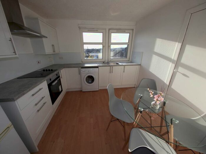2 Bedroom Flat To Rent In Albert Street, Dundee, DD4