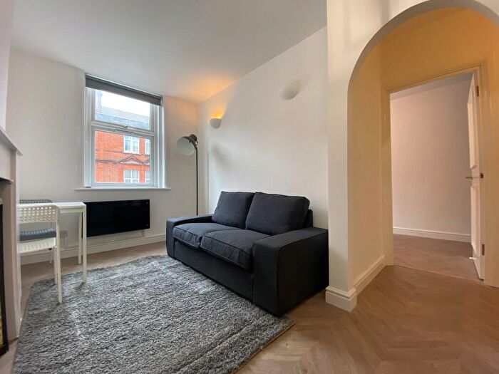 2 Bedroom Apartment To Rent In Bed Flat, High Road, Willesden Green, NW10