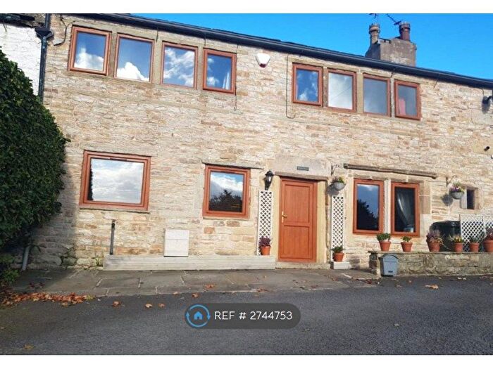 3 Bedroom Terraced House To Rent In Lower Healey, Rochdale, OL12