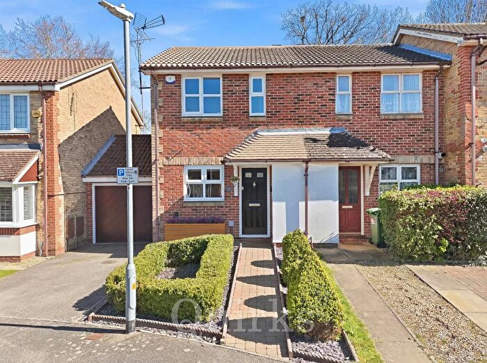 2 Bedroom End Of Terrace House For Sale In Carpenter Close, Billericay, CM12