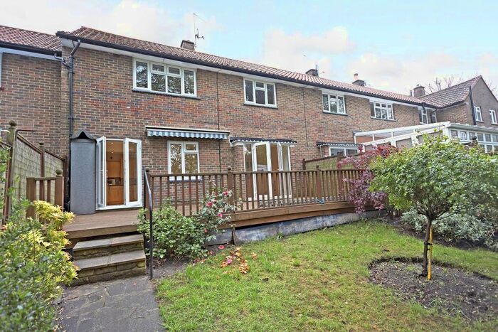 3 Bedroom Flat To Rent In Chester Road, London, SW19