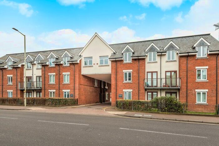 2 Bedroom Apartment To Rent In Sanders Place, Walsworth Road, Hitchin, SG4