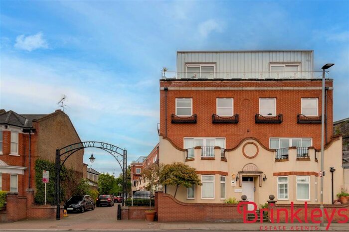 2 Bedroom Flat To Rent In Archway Mews, London, SW15