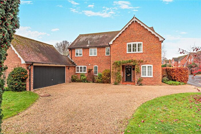 4 Bedroom Detached House For Sale In Heathfields, Chieveley, Newbury, Berkshire, RG20