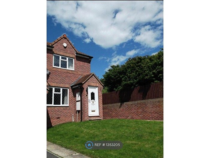 2 Bedroom End Of Terrace House To Rent In Poplar Grove, Barnsley, S71