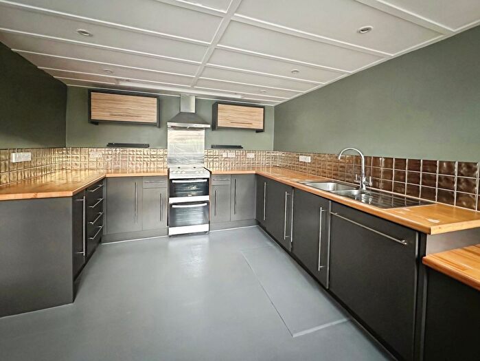 3 Bedroom Terraced House To Rent In High Street, Cambridge, CB21