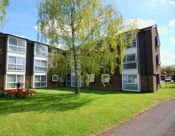 2 Bedroom Flat To Rent In Wyedale, London Colney, St.Albans, AL2