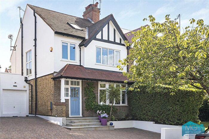 4 Bedroom Semi-Detached House For Sale In Stanhope Avenue, Finchley, N3