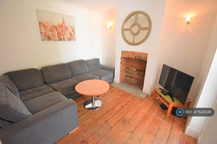 6 Bedroom Terraced House To Rent In Donnington Road, Reading, RG1