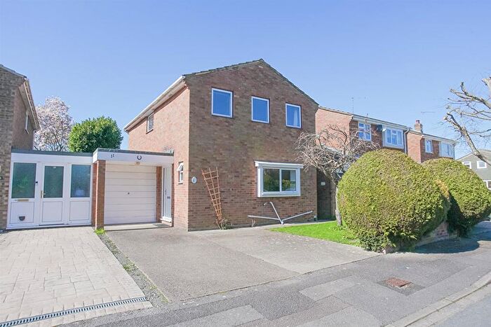 4 Bedroom Detached House To Rent In Bec Close, Wantage, OX12