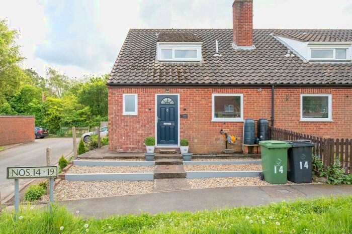 2 Bedroom End Of Terrace House For Sale In Yew Tree Court, Hockering, NR20