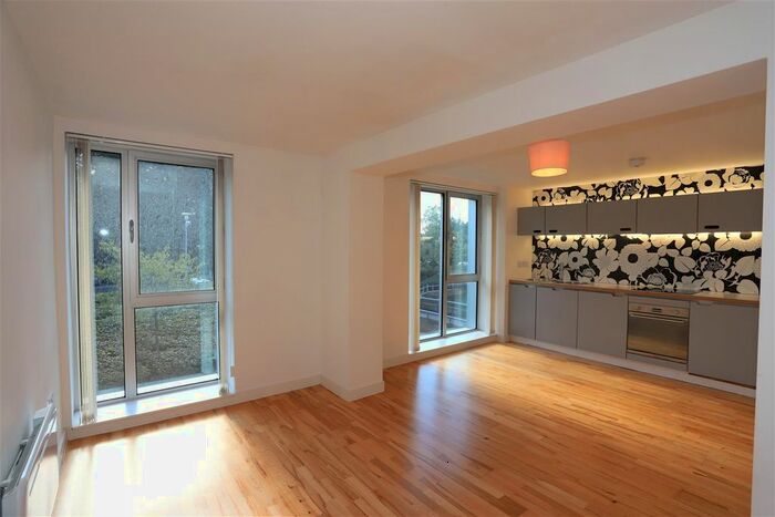 1 Bedroom Flat For Sale In Dalton Street, Manchester, M40