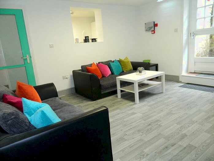 3 Bedroom Apartment To Rent In Fishergate Hill Basement, Preston, Lancashire, PR1