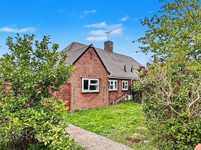2 Bedroom Semi Detached House For Sale In Marlborough Gardens, Faringdon, SN7