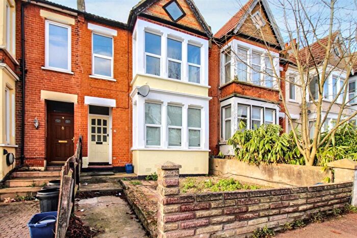 2 Bedroom Flat To Rent In Leamington Road, Southend-On-Sea, Essex, SS1