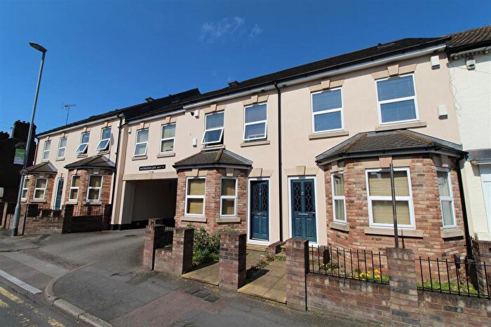 2 Bedroom Flat To Rent In Buckingham Gate, Dunstable, LU6