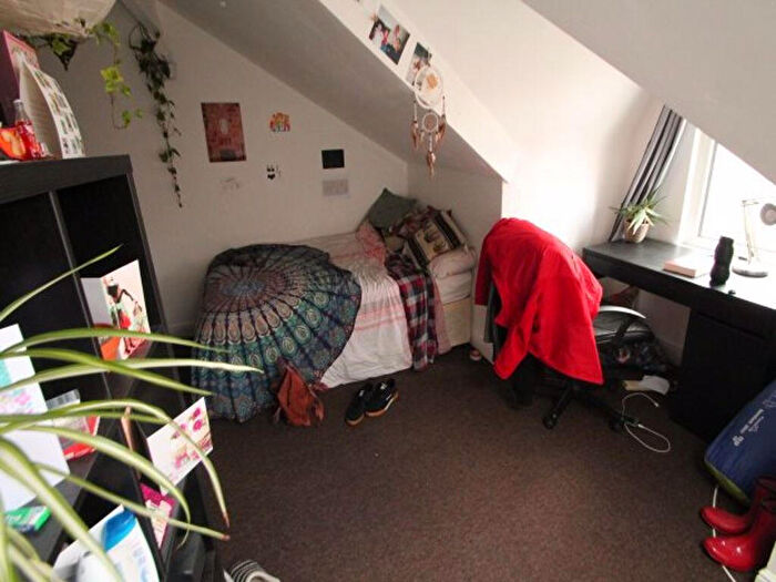 6 Bedroom House To Rent In Brudenell Mount, Leeds, LS6