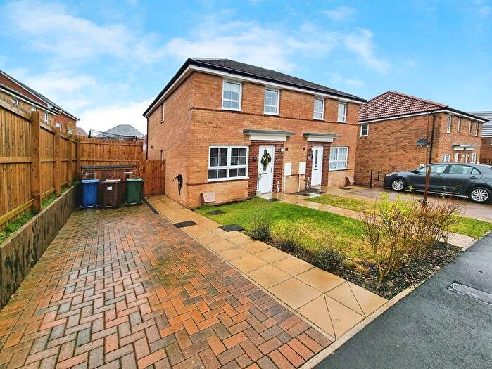 3 Bedroom Semi Detached House For Sale In Larch Avenue, Throckley, NE15