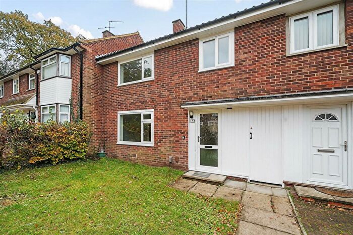 3 Bedroom End Of Terrace House For Sale In Salwey Close Bracknell, Berkshire, RG12