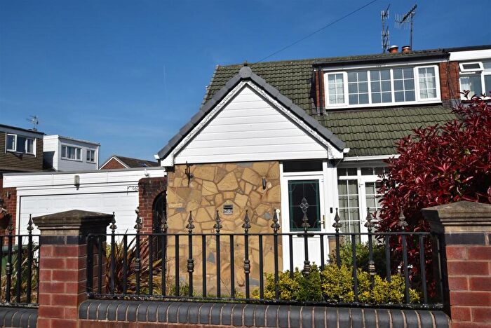 4 Bedroom Semi-Detached House For Sale In Ledbury Close, Prenton, CH43