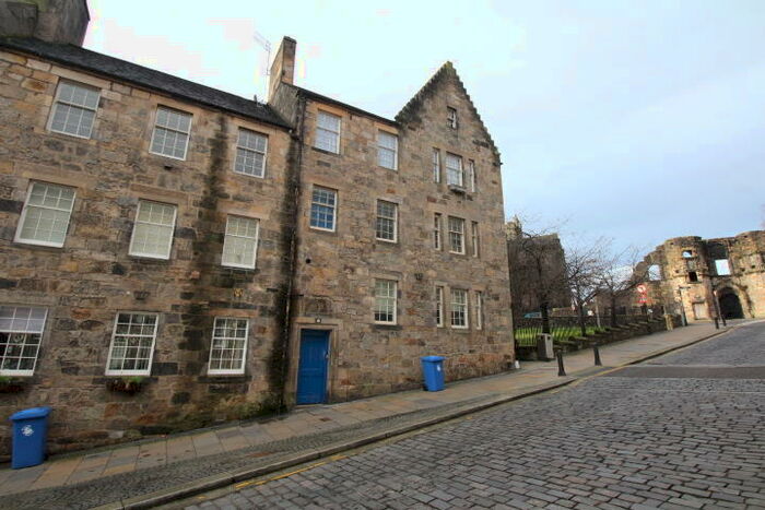 2 Bedroom Flat To Rent In B Broad Street, Stirling, FK8