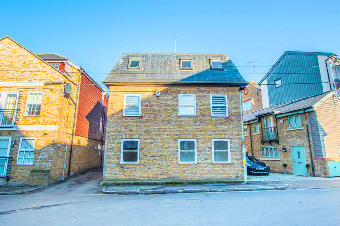 1 Bedroom Apartment To Rent In Priory Street, Hertford, SG14