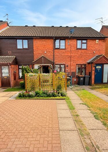 2 Bedroom Terraced House For Sale In Wyngates, Leighton Buzzard, LU7