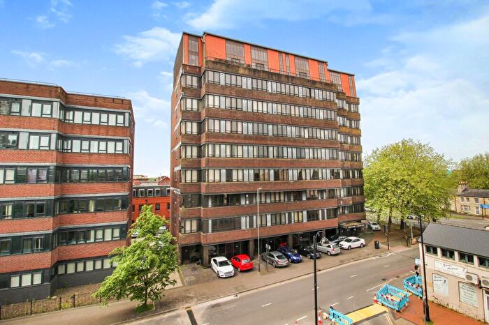 1 Bedroom Apartment To Rent In Farnsby Street, Swindon, SN1