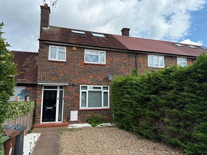4 Bedroom Terraced House To Rent In Linton Avenue, Borehamwood, WD6
