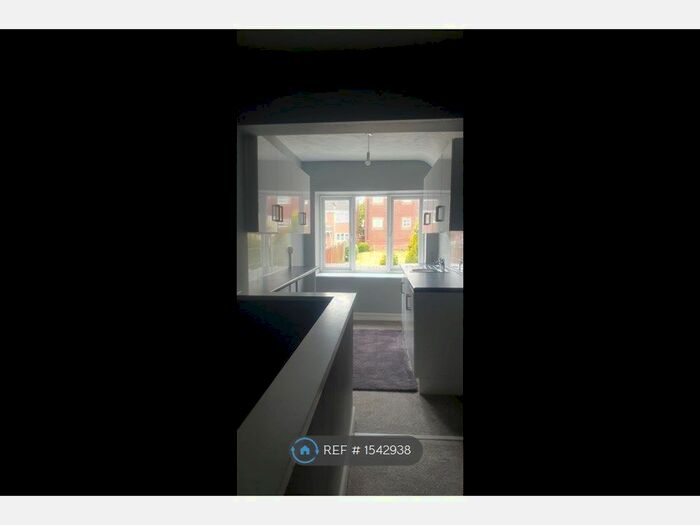 2 Bedroom Maisonette To Rent In High Street, Chasetown, Burntwood, WS7