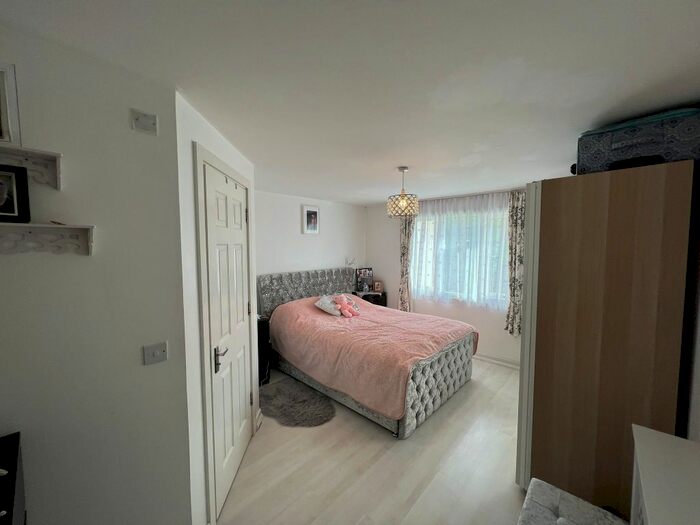2 Bedroom Flat To Rent In Acer Court, Enstone Road, Enfield, EN3