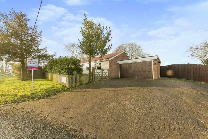 3 Bedroom Detached Bungalow For Sale In Highstreet Green, Halstead, CO9