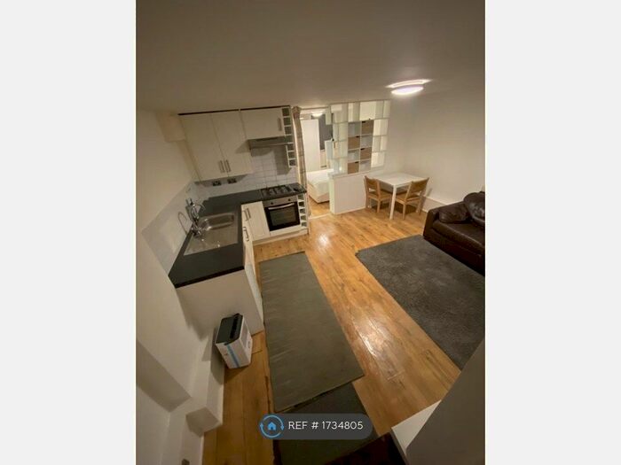 1 Bedroom Flat To Rent In Windmill Road, Brentford, TW8