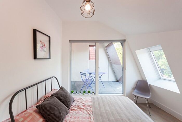 2 Bedroom Flat To Rent In Beadnell Road, London, SE23